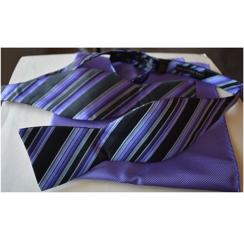 Countess Mara Pocket Square and Bow Tie Set